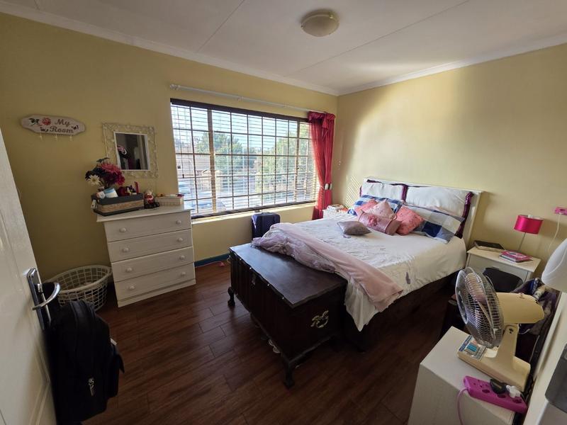 2 Bedroom Property for Sale in Magalieskruin Gauteng