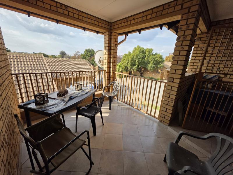 2 Bedroom Property for Sale in Magalieskruin Gauteng