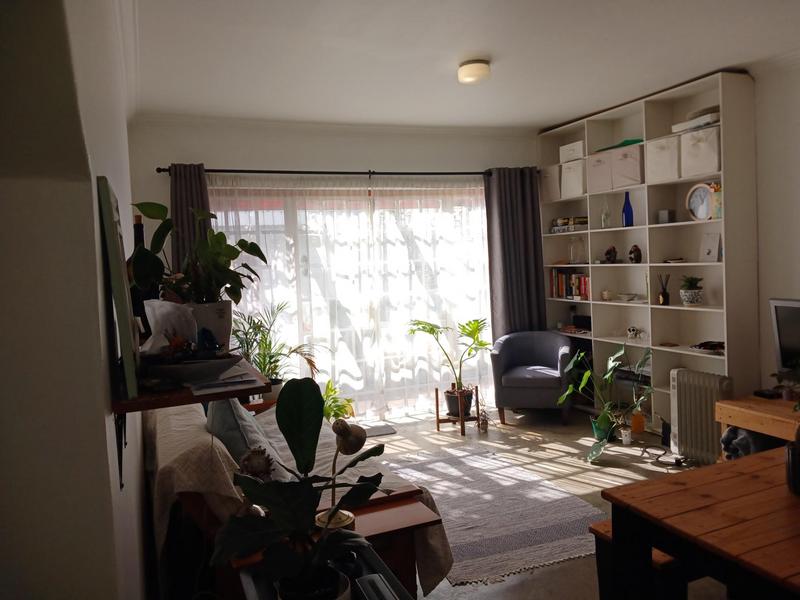To Let 1 Bedroom Property for Rent in Saxonwold Gauteng
