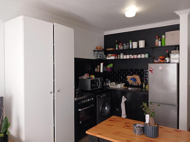 To Let 1 Bedroom Property for Rent in Saxonwold Gauteng