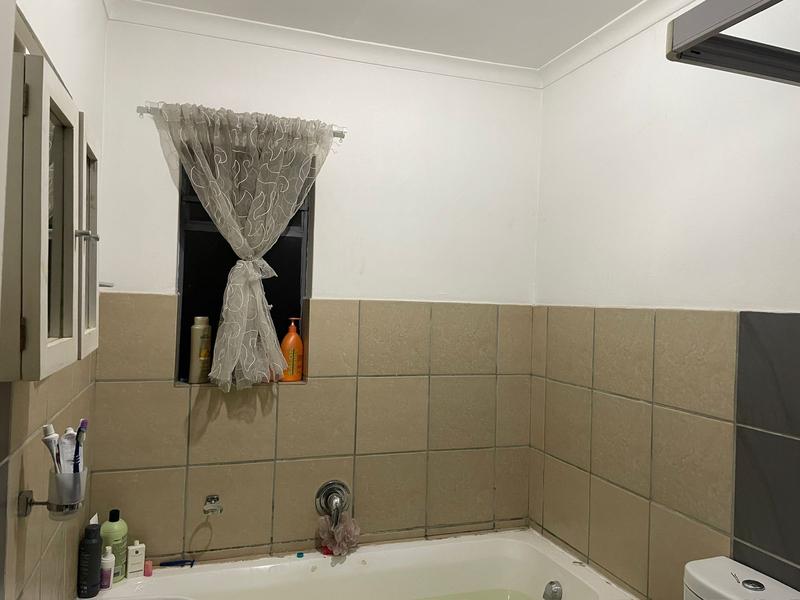 To Let 2 Bedroom Property for Rent in Rooihuiskraal North Gauteng