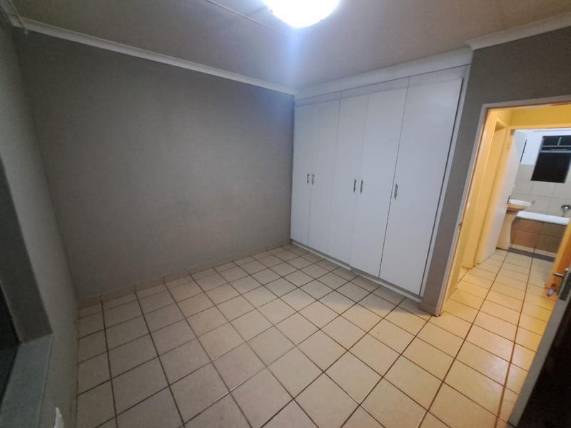 To Let 2 Bedroom Property for Rent in Rooihuiskraal North Gauteng