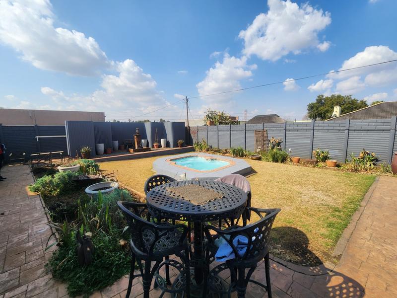 3 Bedroom Property for Sale in Verwoerdpark Gauteng