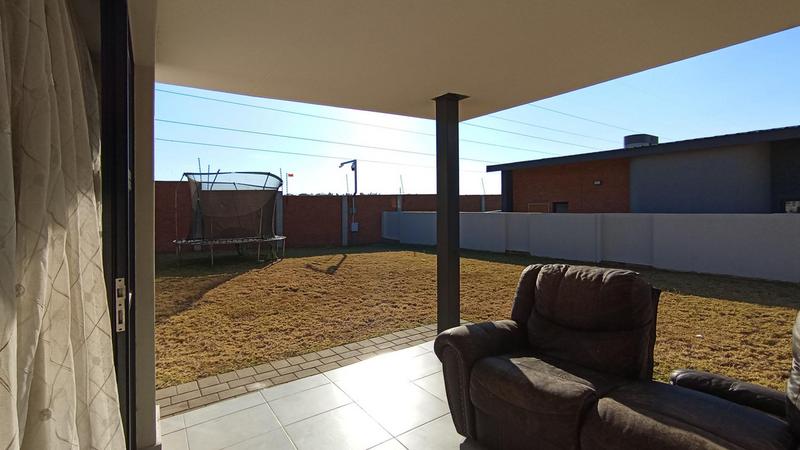 4 Bedroom Property for Sale in Rooihuiskraal Gauteng