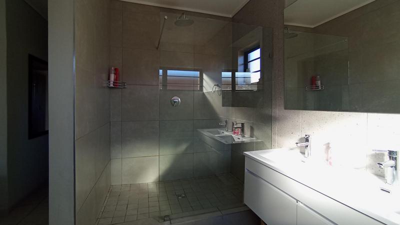 4 Bedroom Property for Sale in Rooihuiskraal Gauteng