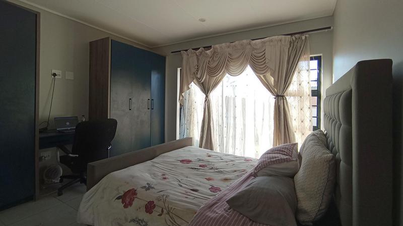 4 Bedroom Property for Sale in Rooihuiskraal Gauteng