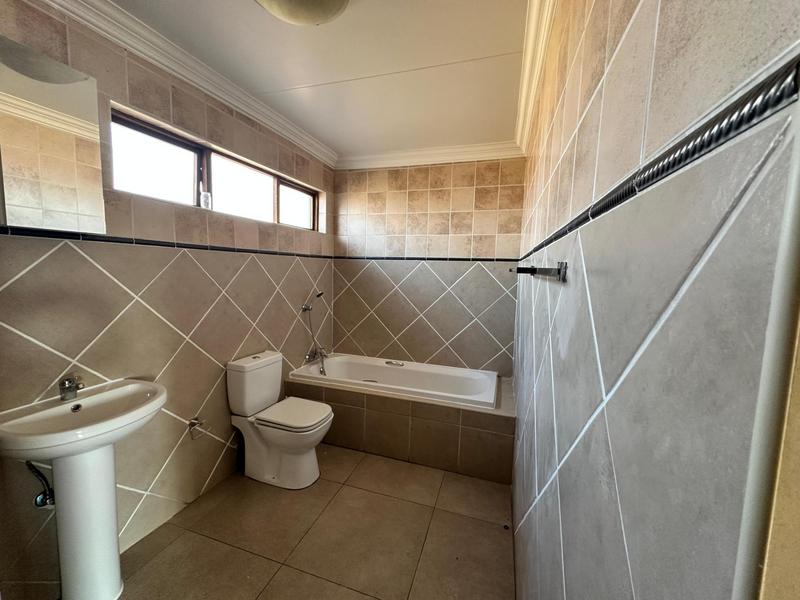 3 Bedroom Property for Sale in Thatchfield Gauteng
