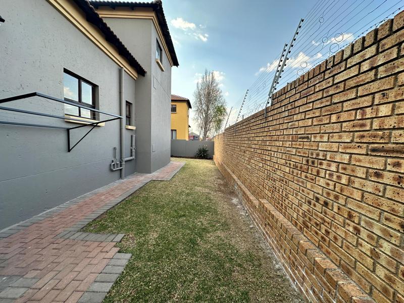 3 Bedroom Property for Sale in Thatchfield Gauteng