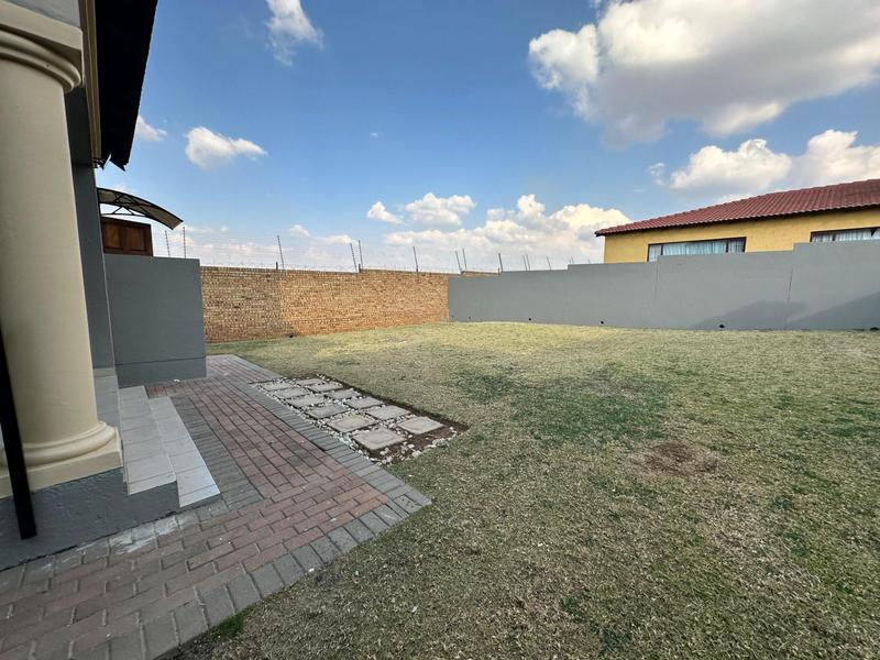 3 Bedroom Property for Sale in Thatchfield Gauteng