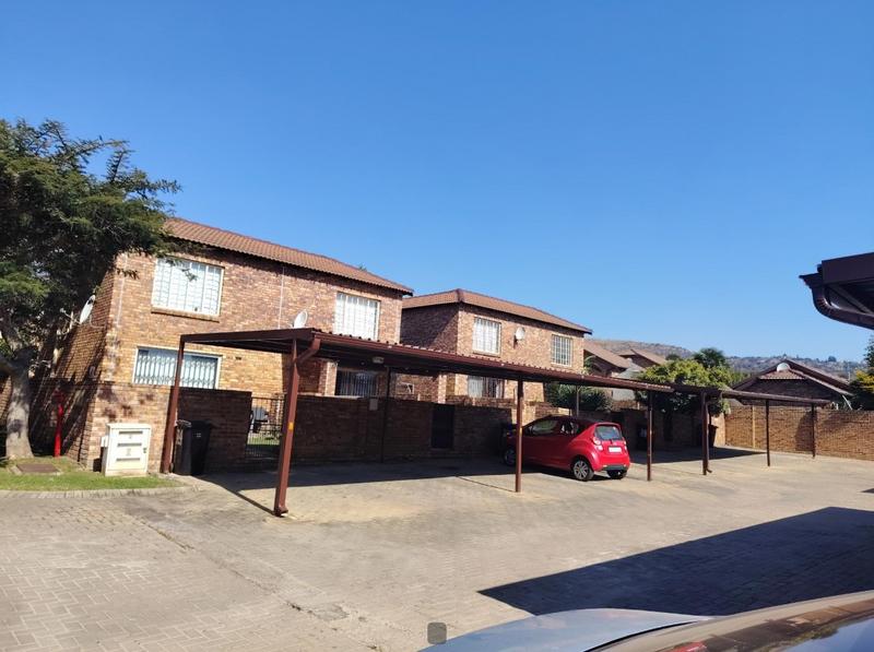 2 Bedroom Property for Sale in Wilgeheuwel Gauteng