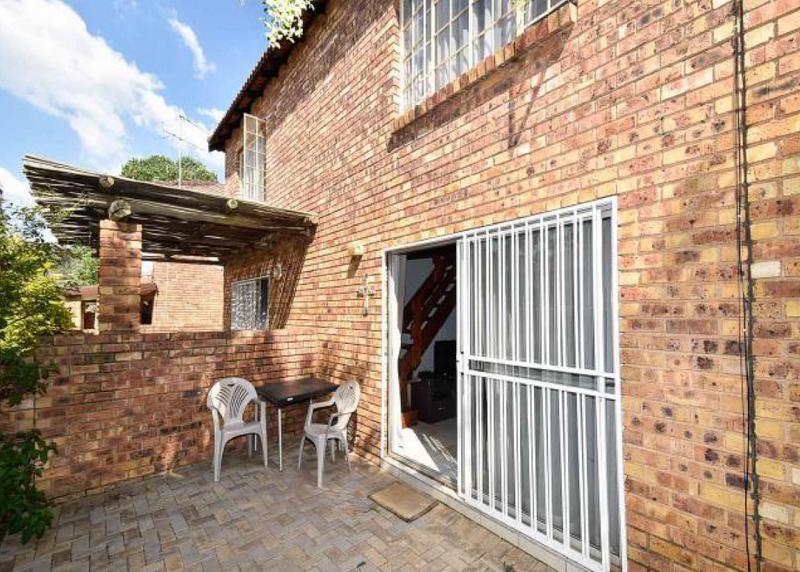 2 Bedroom Property for Sale in Wilgeheuwel Gauteng