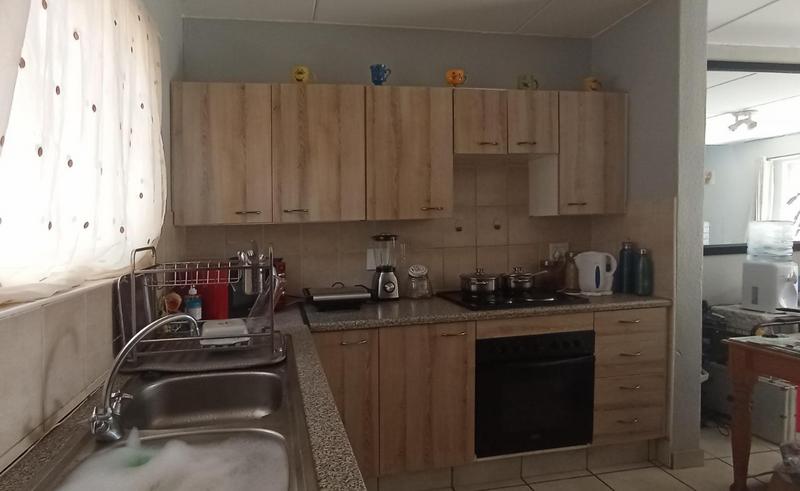2 Bedroom Property for Sale in Wilgeheuwel Gauteng
