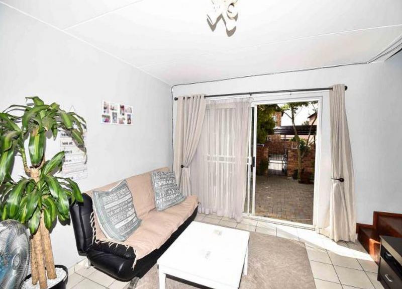 2 Bedroom Property for Sale in Wilgeheuwel Gauteng