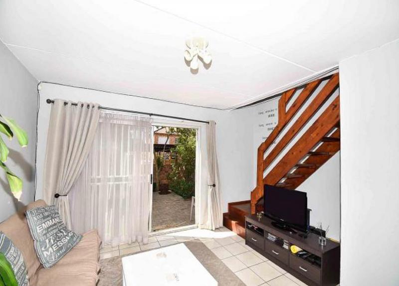 2 Bedroom Property for Sale in Wilgeheuwel Gauteng