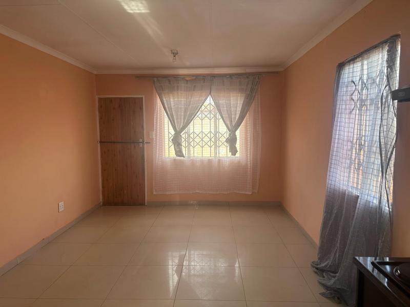 To Let 2 Bedroom Property for Rent in Protea Glen Gauteng
