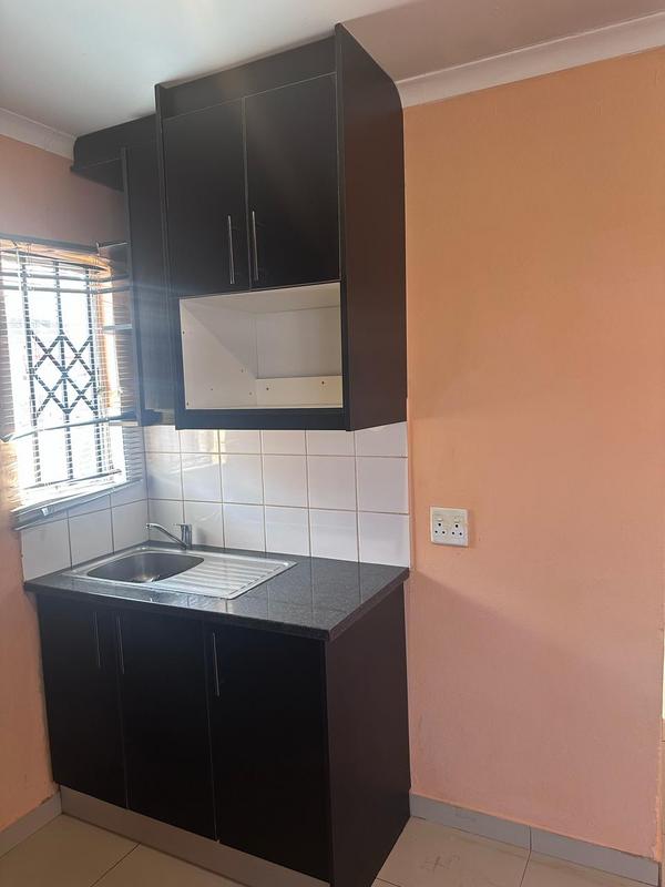 To Let 2 Bedroom Property for Rent in Protea Glen Gauteng