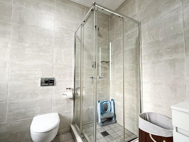 To Let 3 Bedroom Property for Rent in Waterfall Gauteng