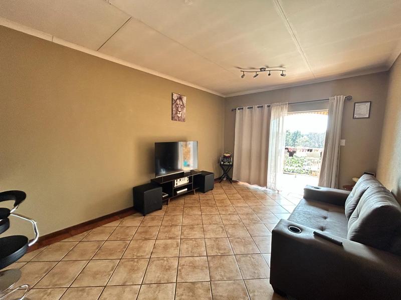 To Let 2 Bedroom Property for Rent in Die Hoewes Gauteng