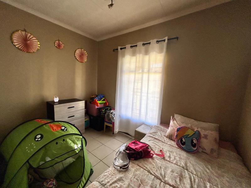 To Let 2 Bedroom Property for Rent in Die Hoewes Gauteng