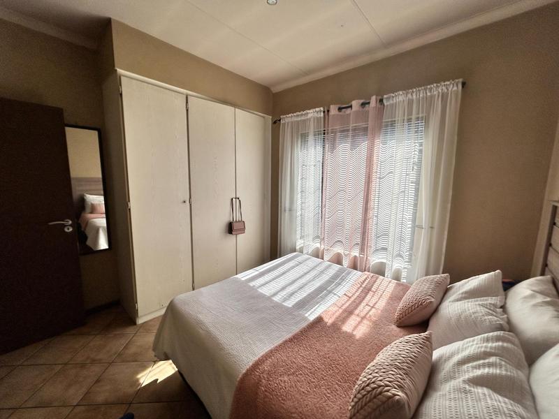 To Let 2 Bedroom Property for Rent in Die Hoewes Gauteng
