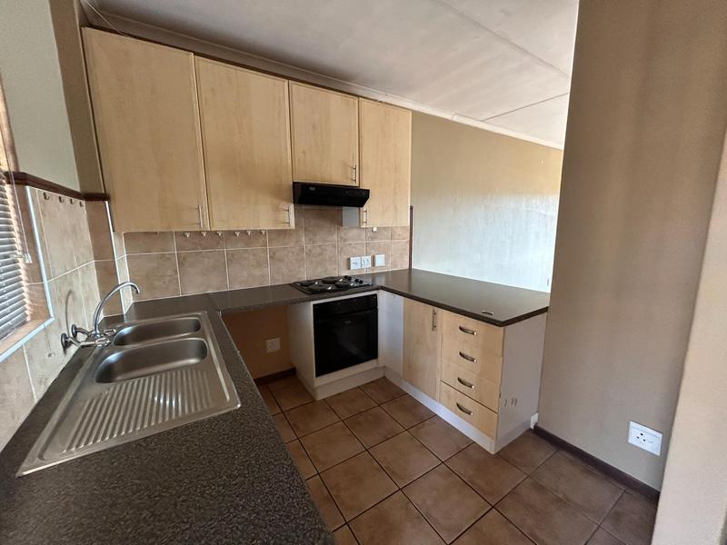 To Let 2 Bedroom Property for Rent in Die Hoewes Gauteng