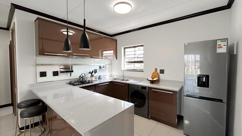 To Let 2 Bedroom Property for Rent in Blue Hills Gauteng