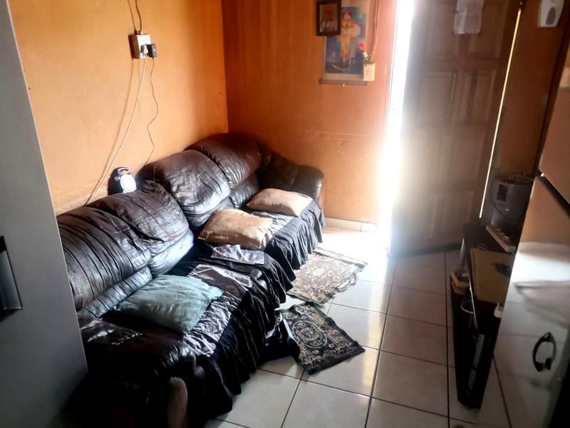 1 Bedroom Property for Sale in Mapleton A H Gauteng