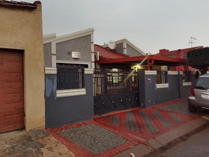 3 Bedroom Property for Sale in Siluma View Gauteng