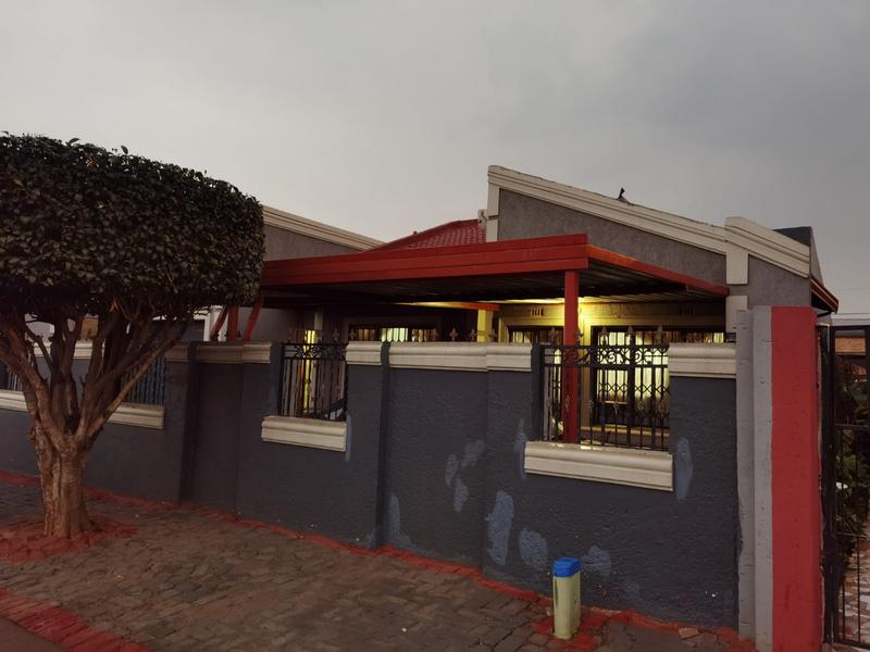 3 Bedroom Property for Sale in Siluma View Gauteng