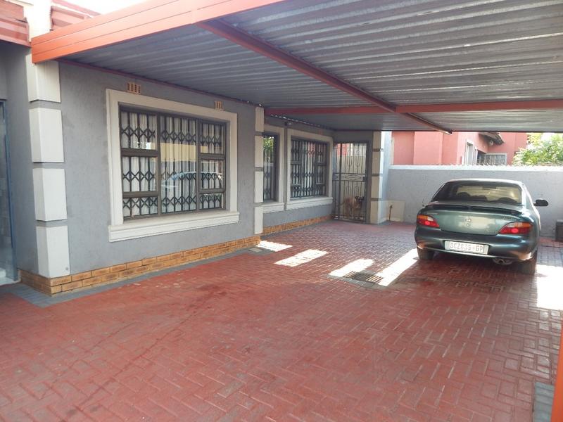 3 Bedroom Property for Sale in Siluma View Gauteng