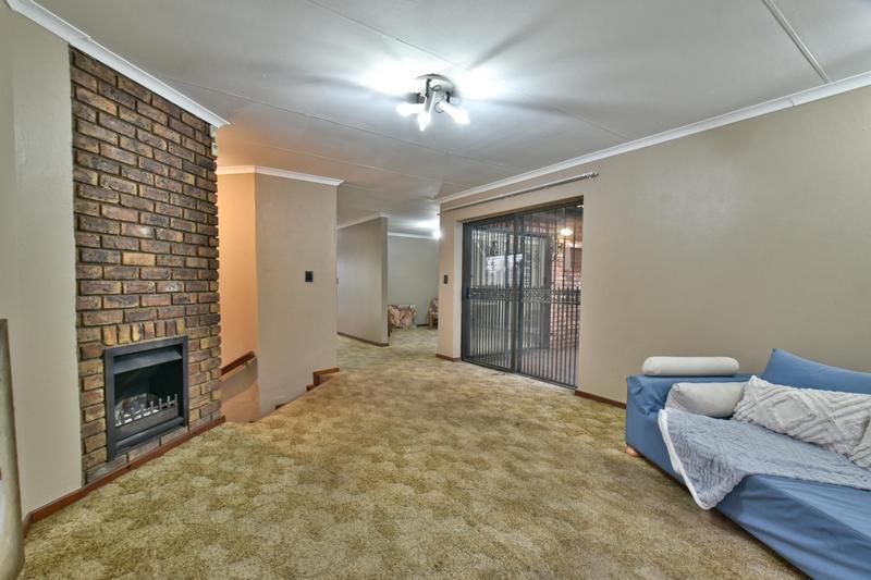 3 Bedroom Property for Sale in Bassonia Gauteng