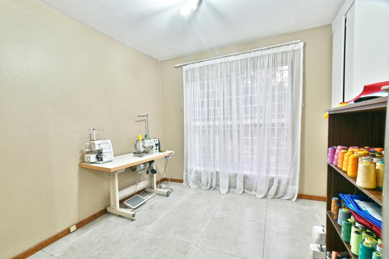 3 Bedroom Property for Sale in Bassonia Gauteng