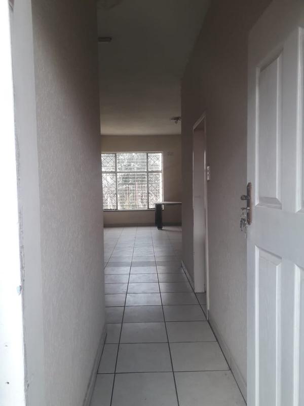 2 Bedroom Property for Sale in Crown Gardens Gauteng