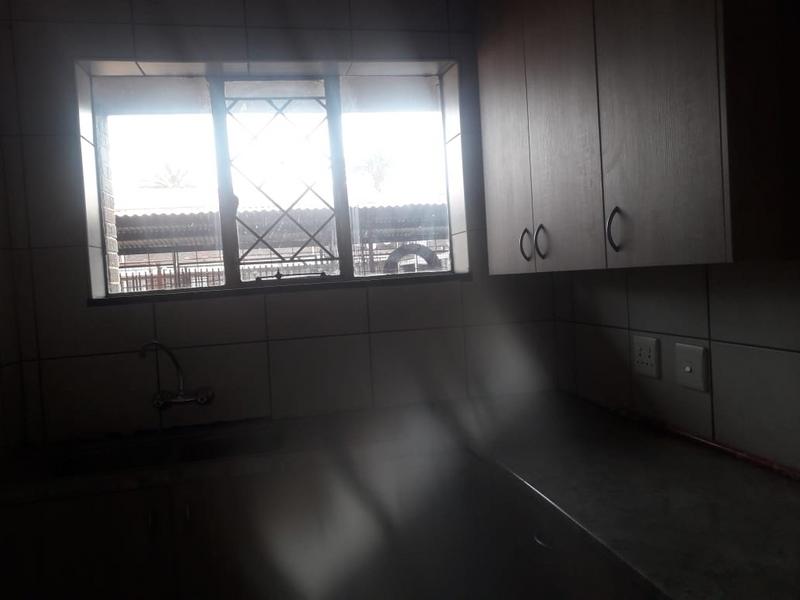 2 Bedroom Property for Sale in Crown Gardens Gauteng