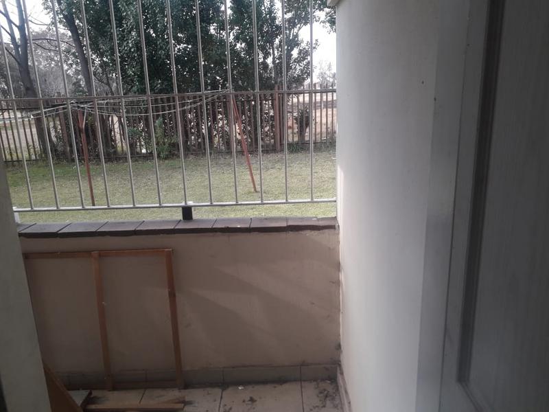 2 Bedroom Property for Sale in Crown Gardens Gauteng