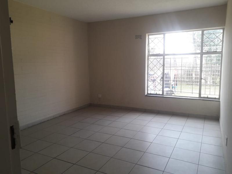 2 Bedroom Property for Sale in Crown Gardens Gauteng