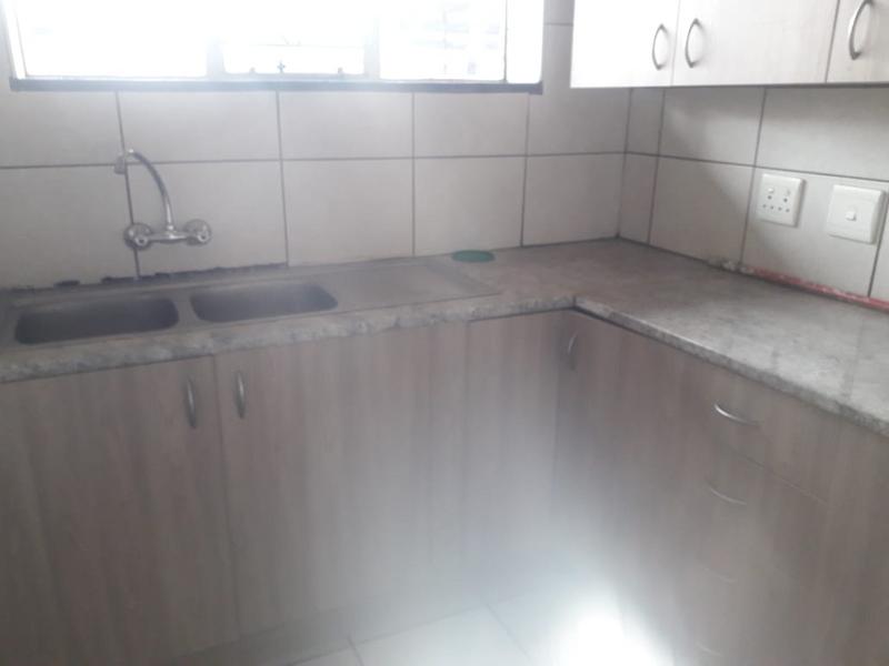 2 Bedroom Property for Sale in Crown Gardens Gauteng