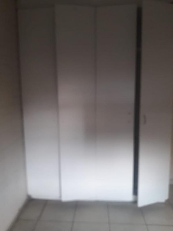 2 Bedroom Property for Sale in Crown Gardens Gauteng