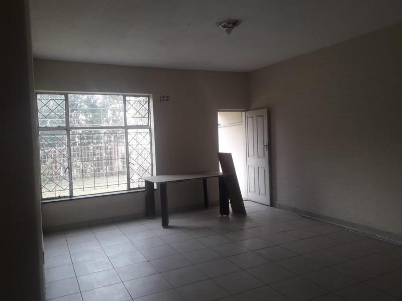 2 Bedroom Property for Sale in Crown Gardens Gauteng