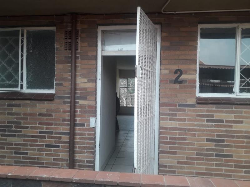 2 Bedroom Property for Sale in Crown Gardens Gauteng