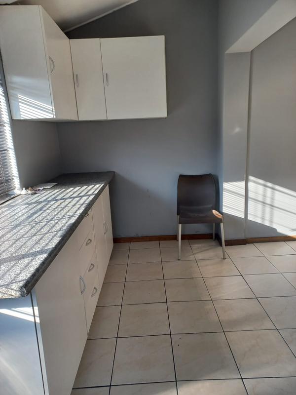 To Let 1 Bedroom Property for Rent in Edenvale Gauteng