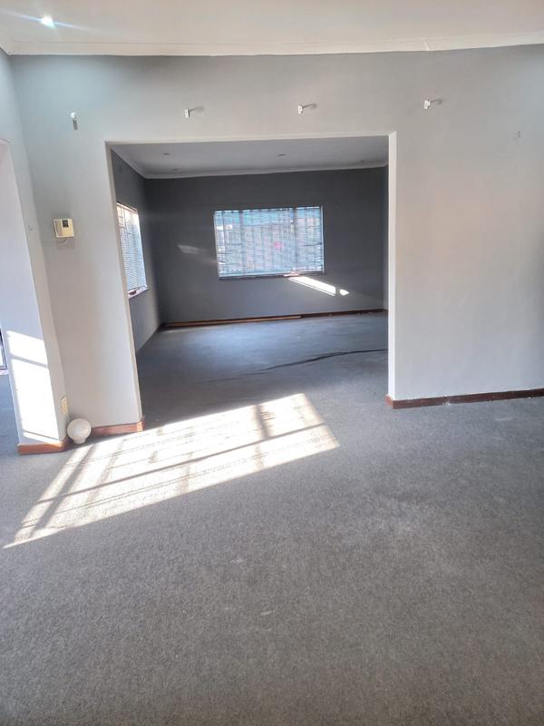 To Let 1 Bedroom Property for Rent in Edenvale Gauteng