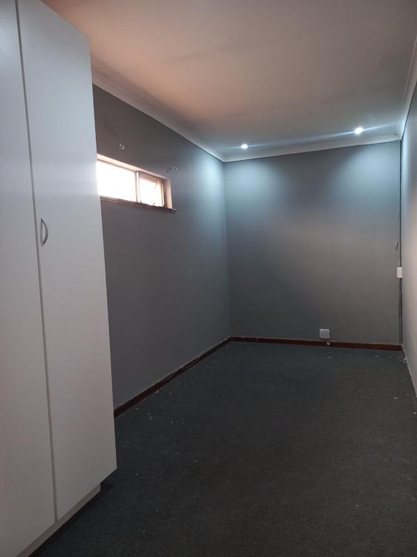 To Let 1 Bedroom Property for Rent in Edenvale Gauteng