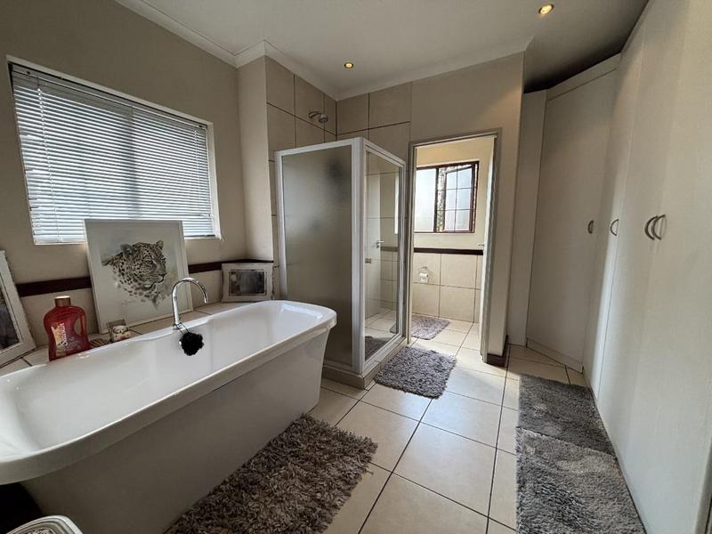 2 Bedroom Property for Sale in Beverley Gauteng