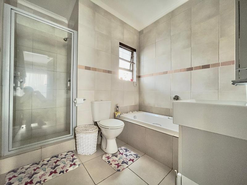 2 Bedroom Property for Sale in Broadacres Gauteng