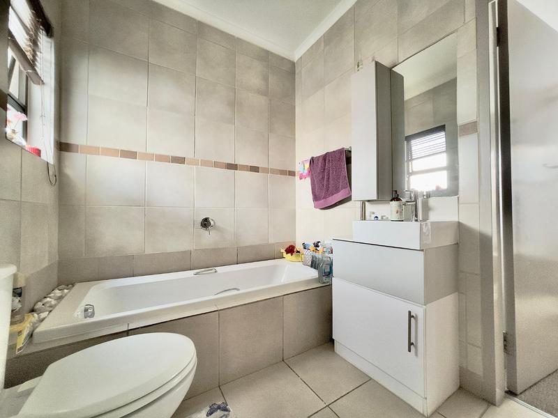 2 Bedroom Property for Sale in Broadacres Gauteng
