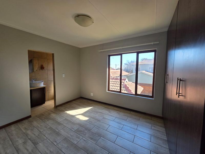 2 Bedroom Property for Sale in Greenhills Gauteng