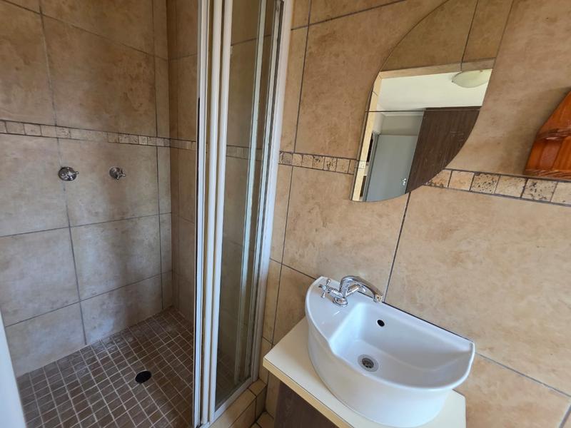 2 Bedroom Property for Sale in Greenhills Gauteng