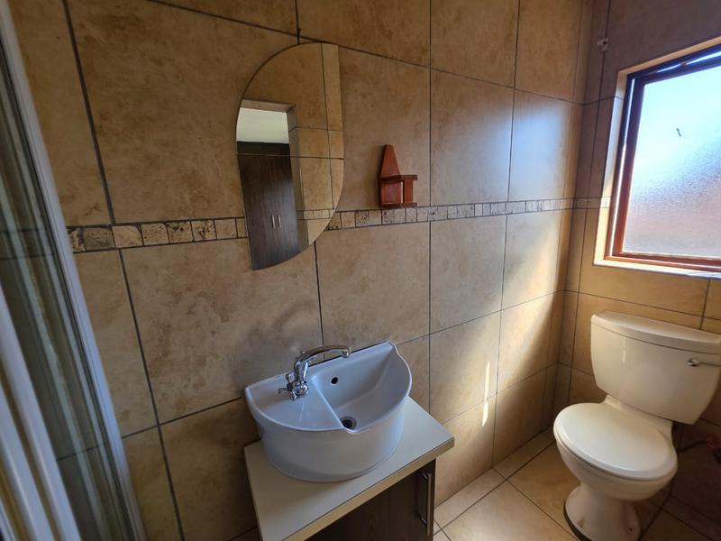 2 Bedroom Property for Sale in Greenhills Gauteng