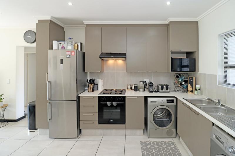 2 Bedroom Property for Sale in Lonehill Gauteng